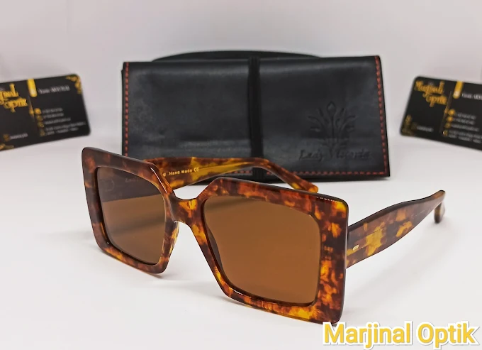 Marjinal Optik güneş gözlüğü vitrini